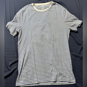 H&M striped short sleeve tee shirt. Medium slim fit